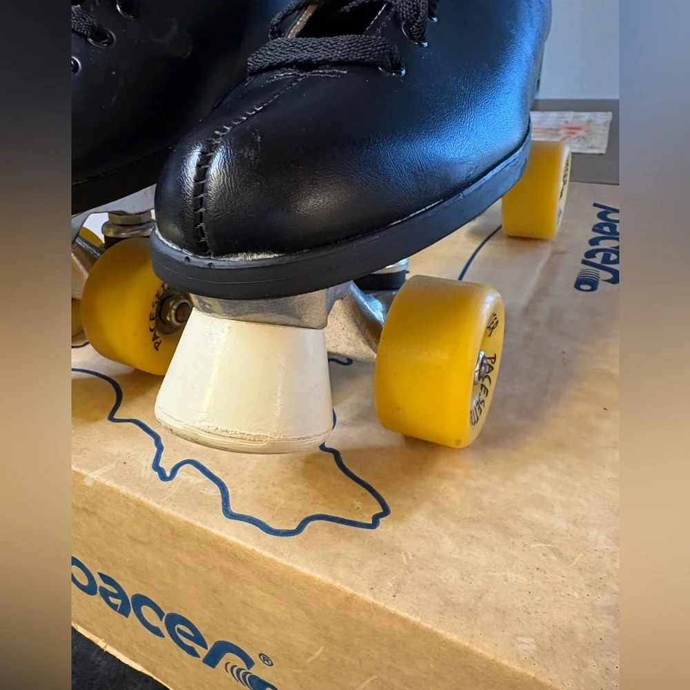 🔥🔥🔥Vintage Black Pacer Brand Mens Size 9 Roller Skates - Picture 7 of 14